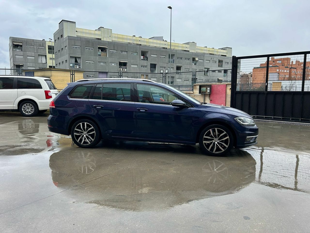 Volkswagen Golf Sport 2.0 TDI 110kW (150CV) DSG Variant - Foto 2
