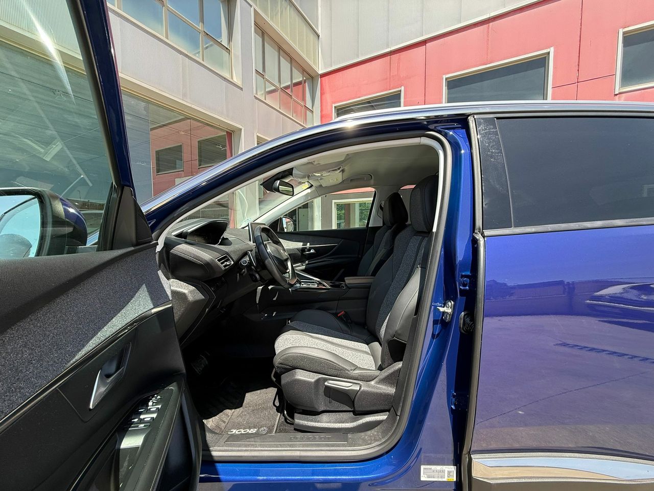Peugeot 3008 1.5 BlueHDi 96kW (130CV) S&S Allure EAT8 - Foto 2