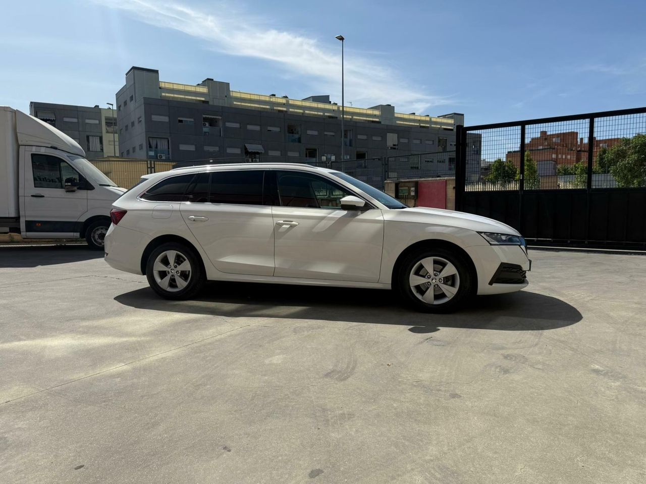 Skoda Octavia Combi 2.0 TDI 110kW(150CV) DSG Ambition - Foto 2