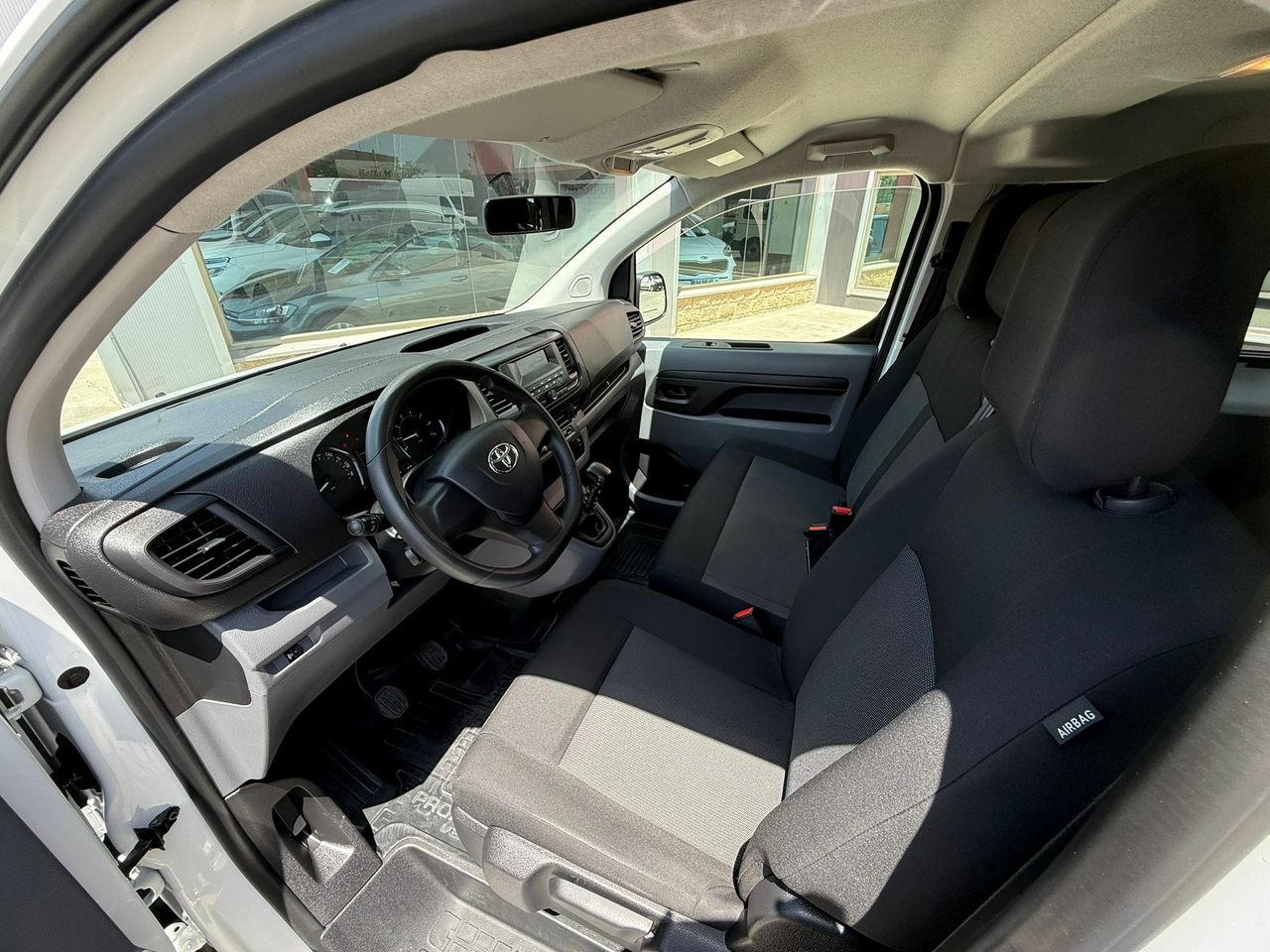Toyota Proace Compact Combi 120cv 6 plazas  - Foto 2