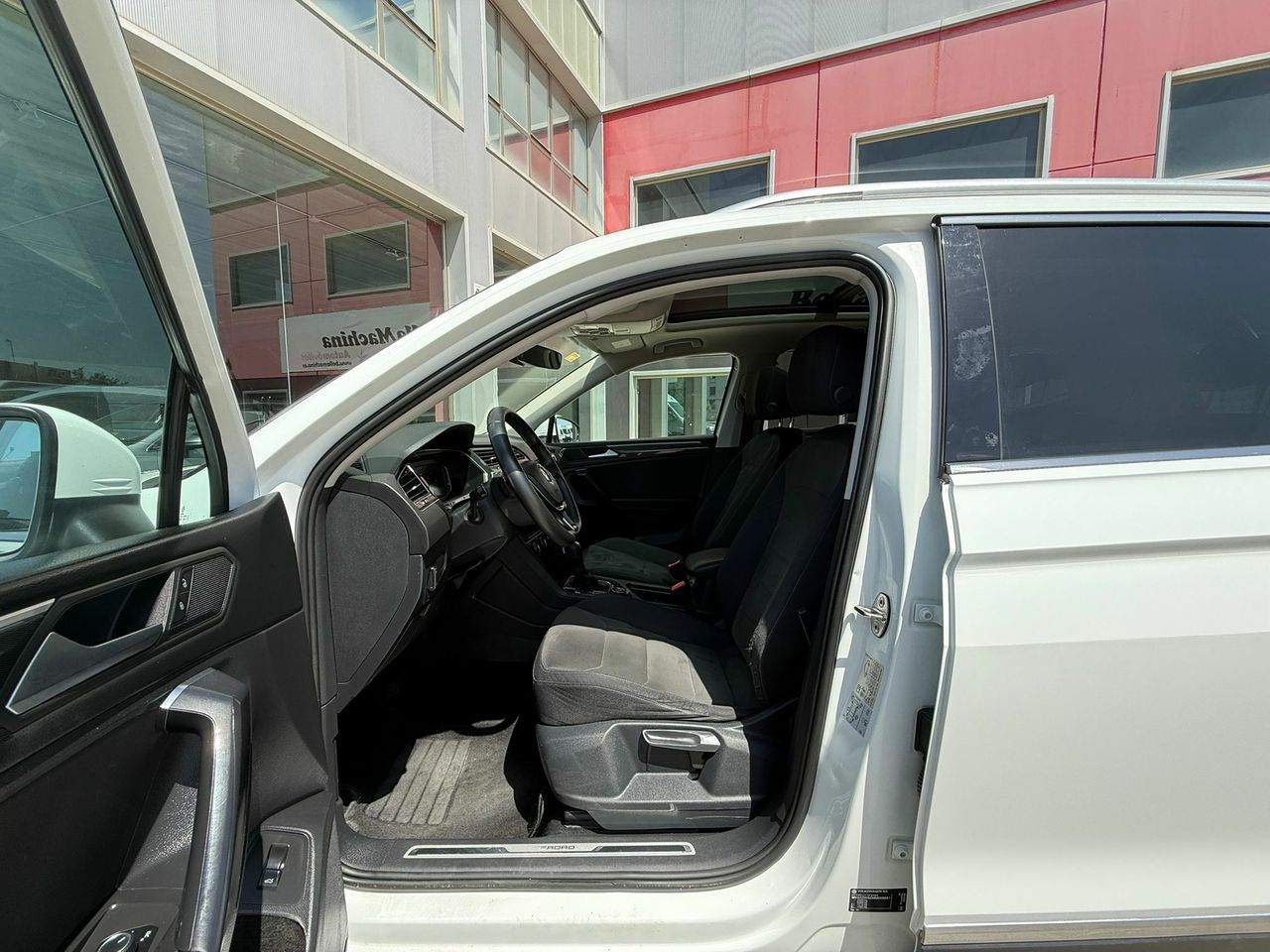 Volkswagen Tiguan Sport 2.0 TDI 147kW (200CV) 4Motion DSG - Foto 2