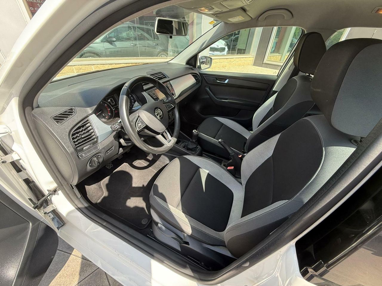 Skoda Fabia 1.0 MPI 75cv Ambition - Foto 2