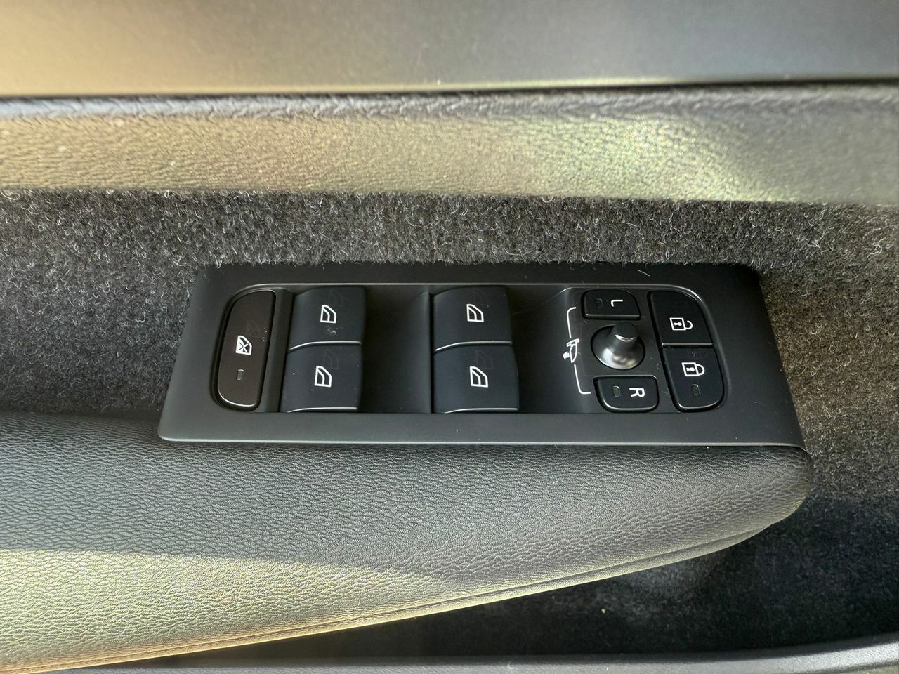 Volvo XC40 1.5 T3 Momentum Auto - Foto 2