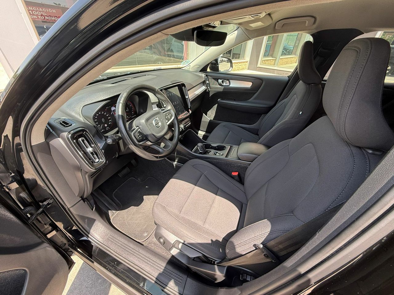 Volvo XC40 1.5 T3 Momentum Auto - Foto 2
