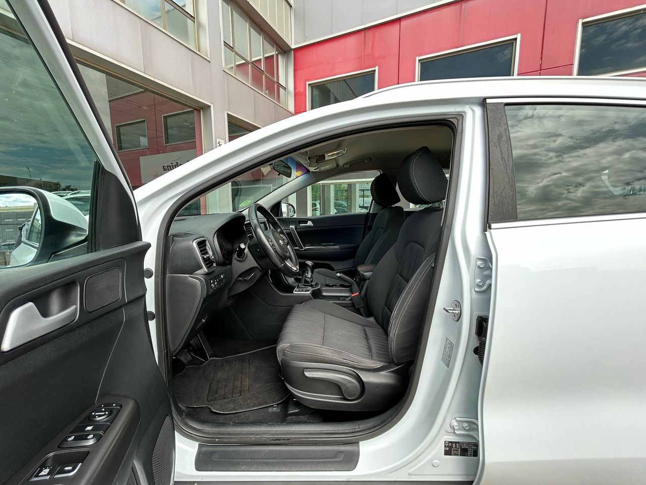 Kia Sportage 1.6 CRDi VGT 85kW (115CV) Business 4x2 - Foto 2