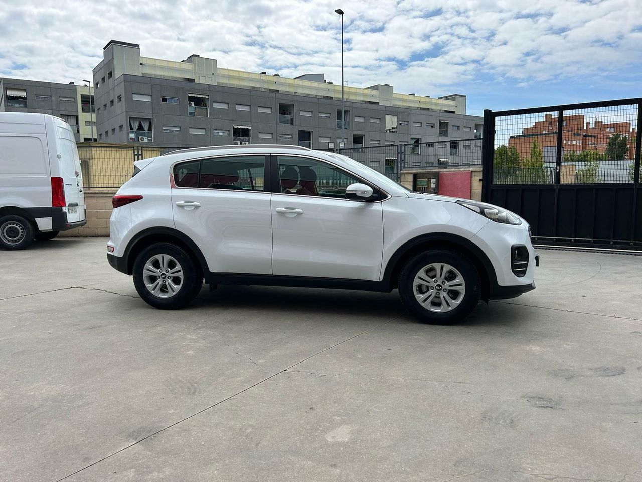 Kia Sportage 1.6 CRDi VGT 85kW (115CV) Business 4x2 - Foto 2
