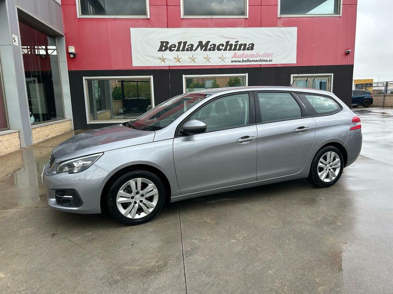Peugeot 308 SW Active BlueHDi 130 S&S EAT8 - Foto 2