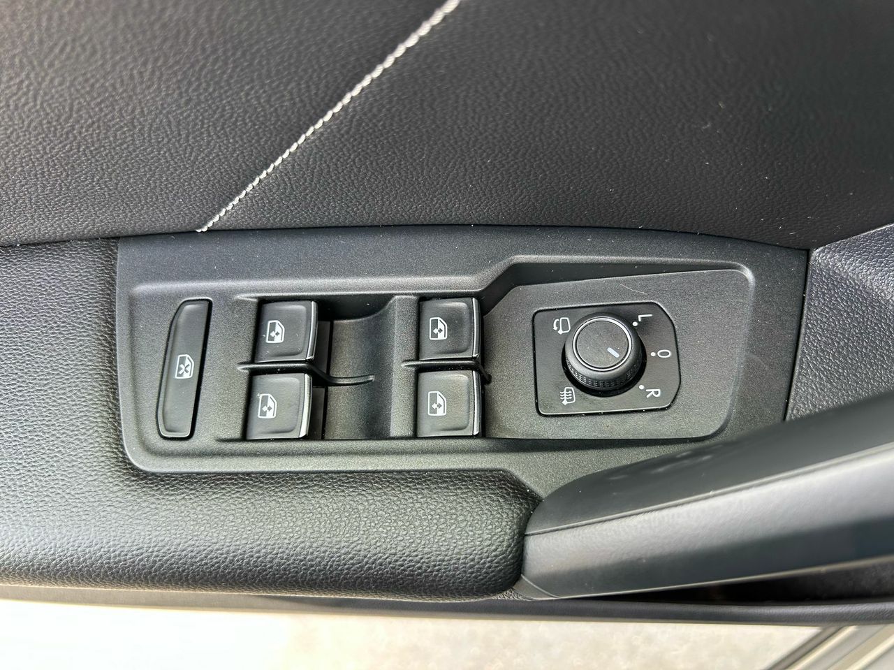 Volkswagen Tiguan Sport 1.5 TSI 110kW (150CV) DSG - Foto 2