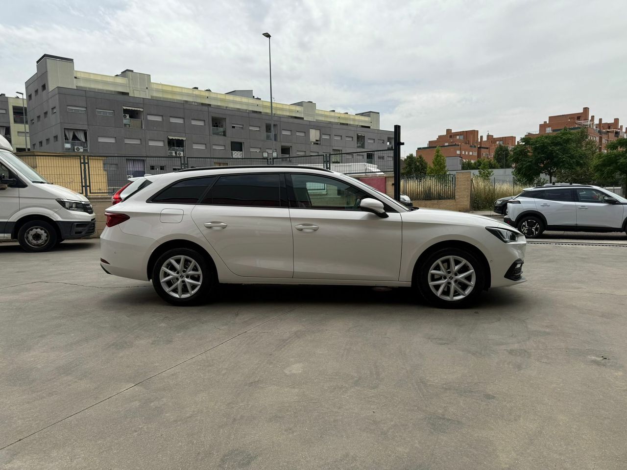 Seat Leon SP 1.5 eTSI 110kW DSG Style Spec Edition - Foto 2