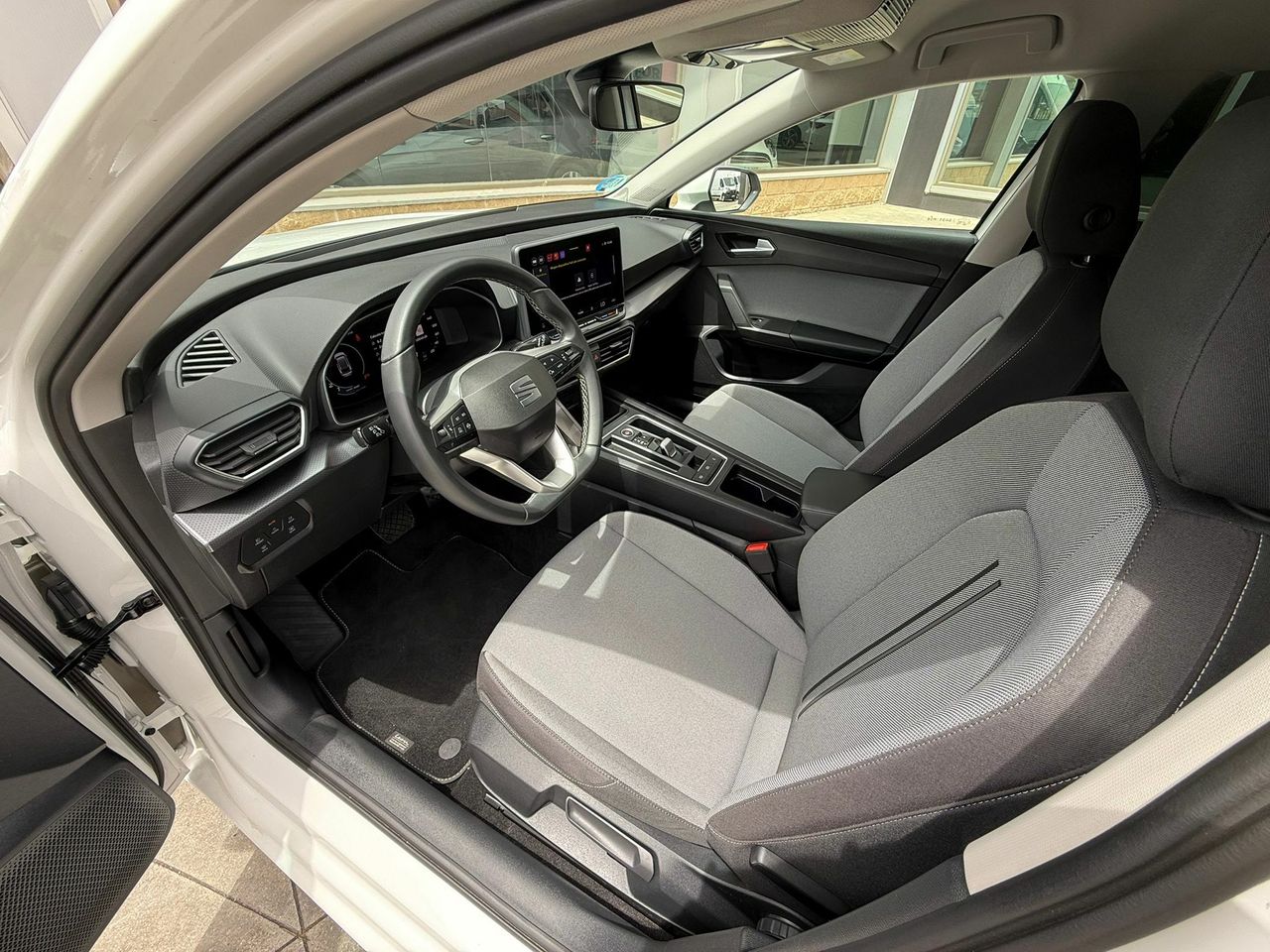 Seat Leon SP 1.5 eTSI 110kW DSG Style Spec Edition - Foto 2