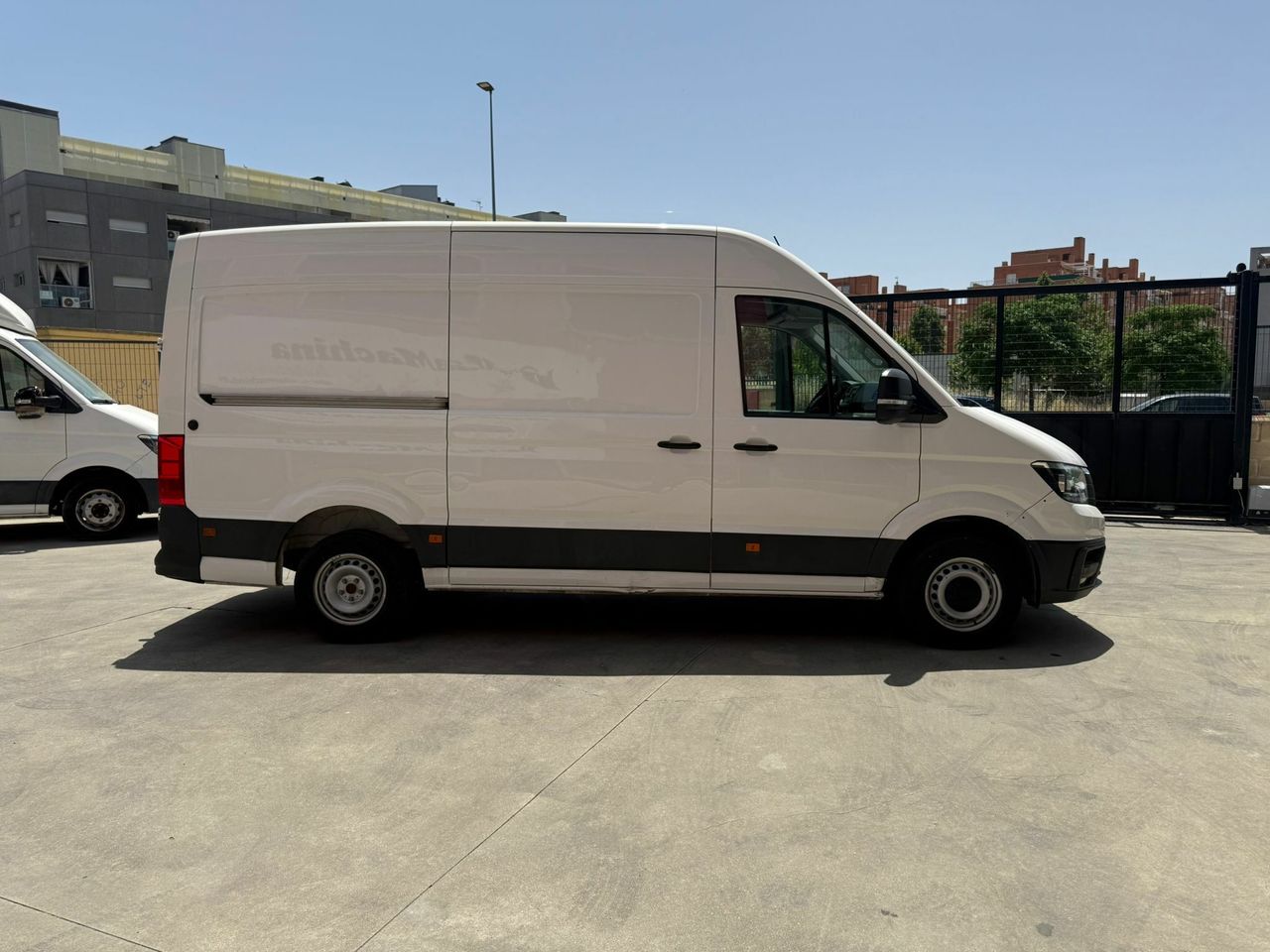 Volkswagen Crafter L3 H2 140 CV  - Foto 2