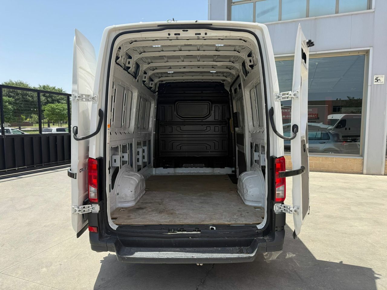 Volkswagen Crafter L3 H2 140 CV  - Foto 2