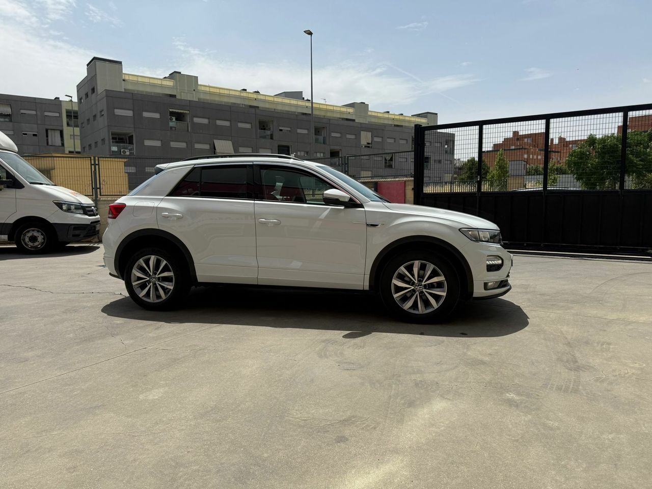 Volkswagen T-Roc Advance R-Line 1.0 TSI 81kW (110CV) - Foto 2