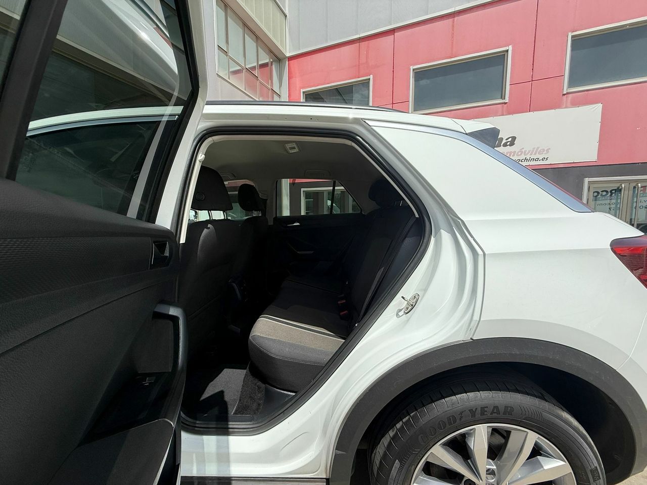 Volkswagen T-Roc Advance R-Line 1.0 TSI 81kW (110CV) - Foto 2