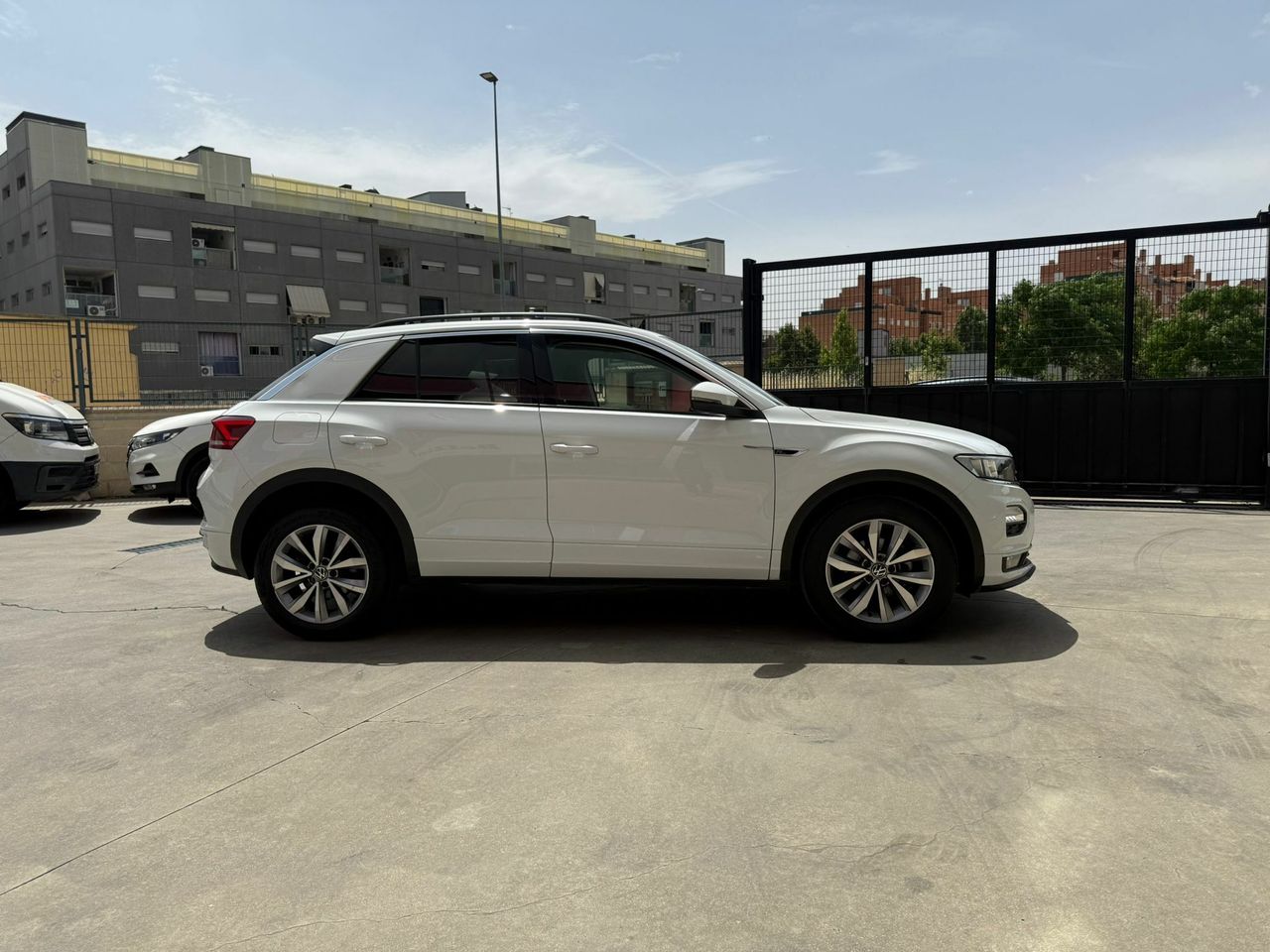 Volkswagen T-Roc Advance R-Line 1.0 TSI 81kW (110CV) - Foto 2