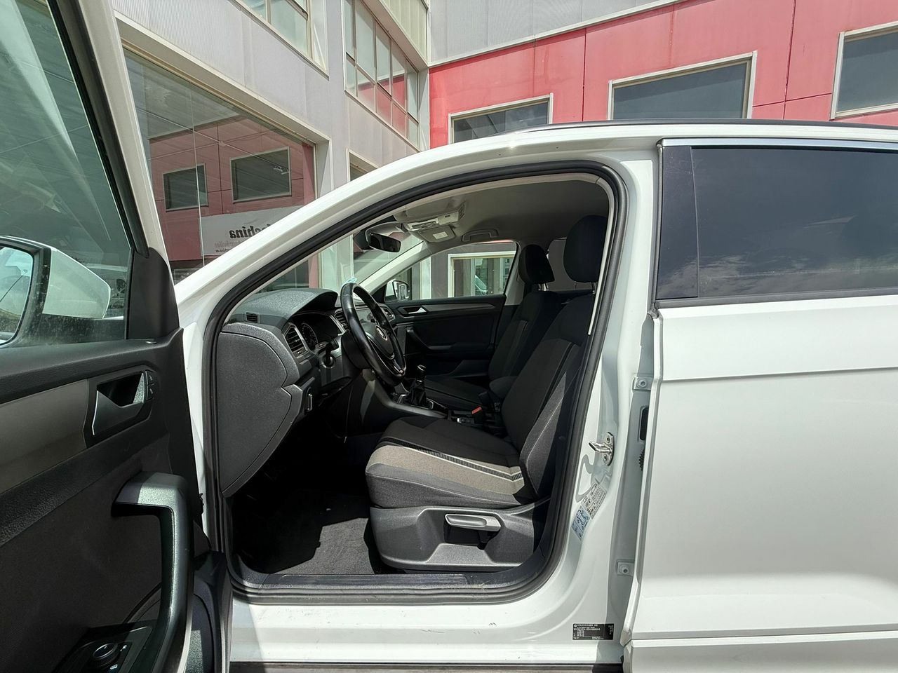 Volkswagen T-Roc Advance R-Line 1.0 TSI 81kW (110CV) - Foto 2
