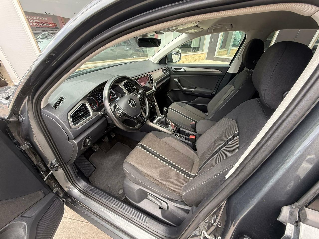 Volkswagen T-Roc Advance R-Line 1.0 TSI 81kW (110CV) - Foto 2