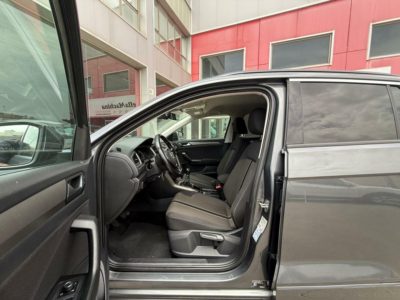 Volkswagen T-Roc Advance R-Line 1.0 TSI 81kW (110CV) - Foto 2