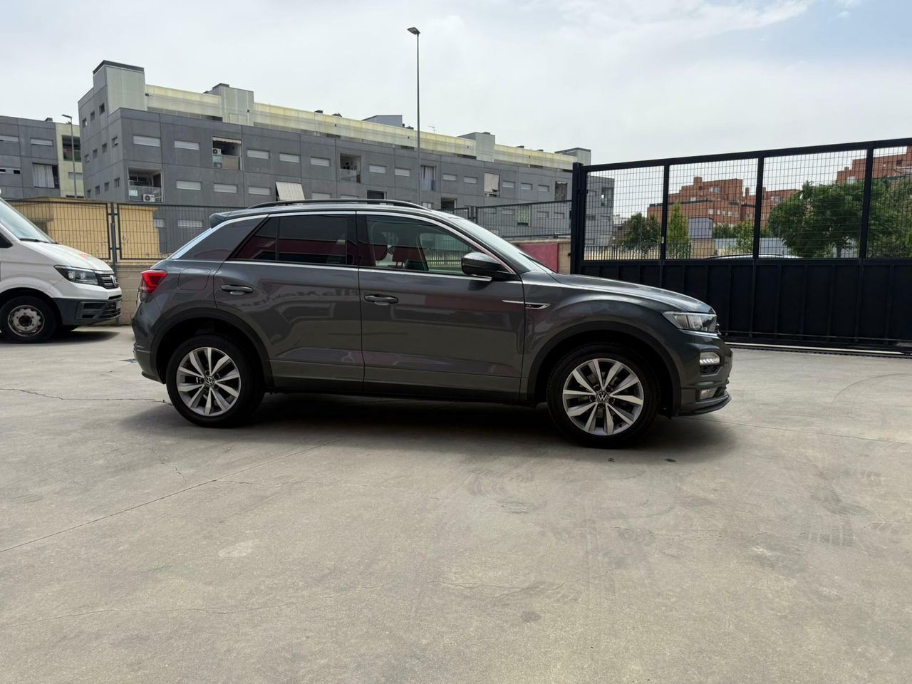 Volkswagen T-Roc Advance R-Line 1.0 TSI 81kW (110CV) - Foto 2