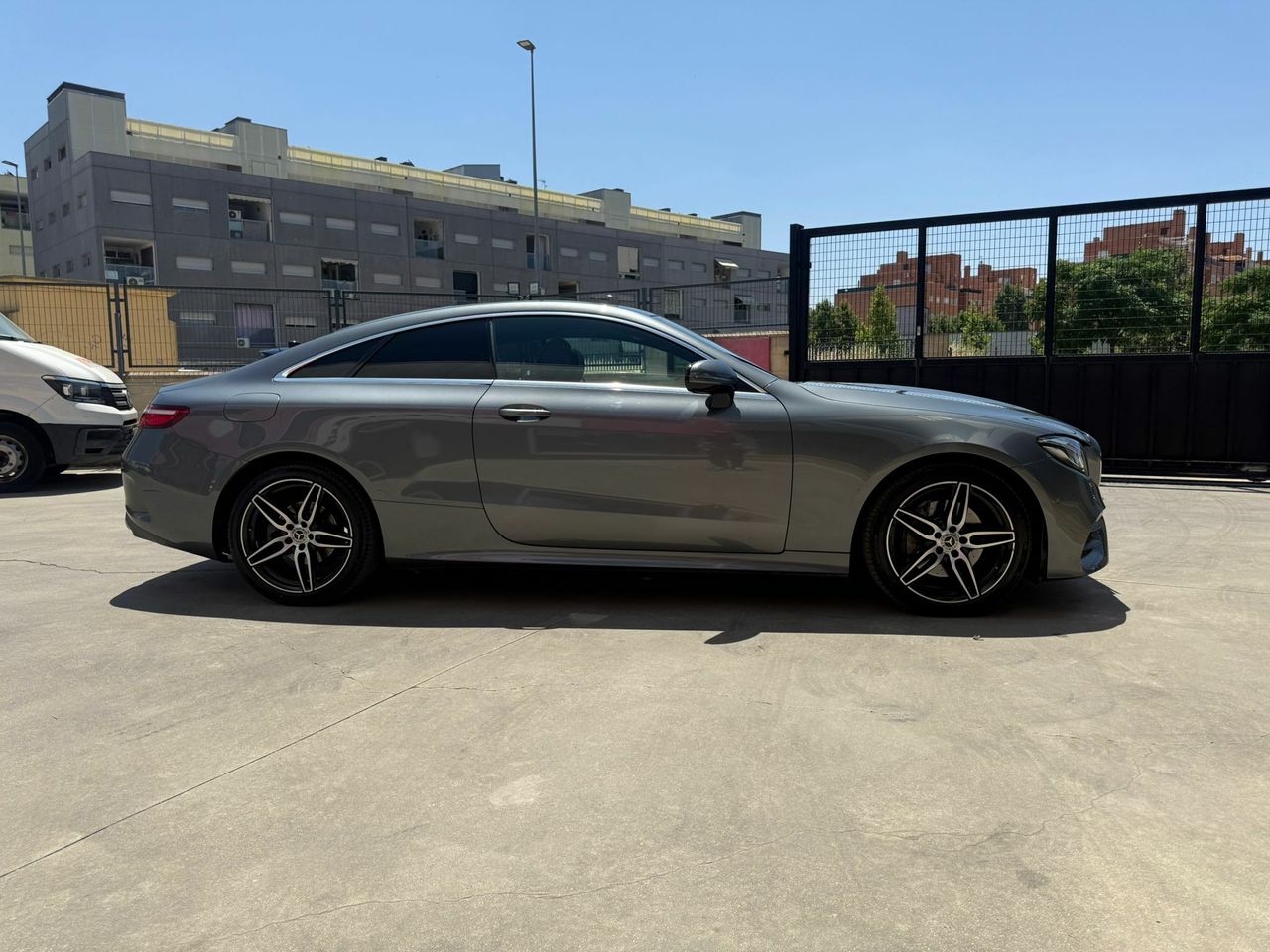 Mercedes Clase E Coupé E 220 d - Foto 2