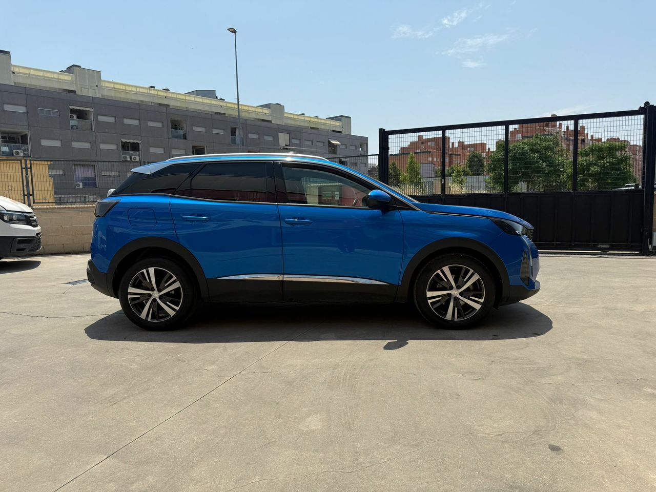 Peugeot 3008 1.5 BlueHDi 96kW (130CV) S&S Allure EAT8 - Foto 2