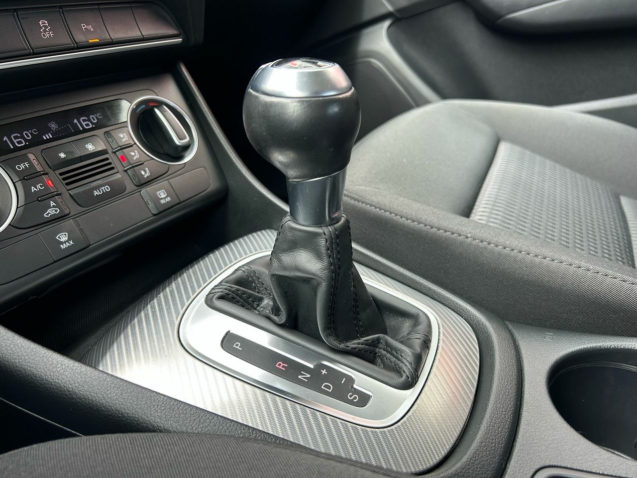 Audi Q3 Design ed 2.0 TDI 110kW (150CV) S tronic - Foto 2