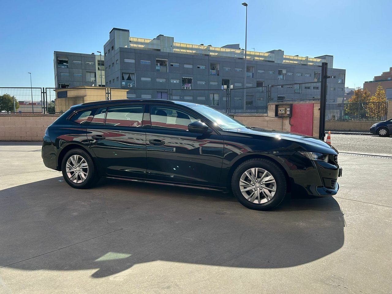 Peugeot 508 SW Active Pack BlueHDi 130 S&S EAT8 - Foto 2