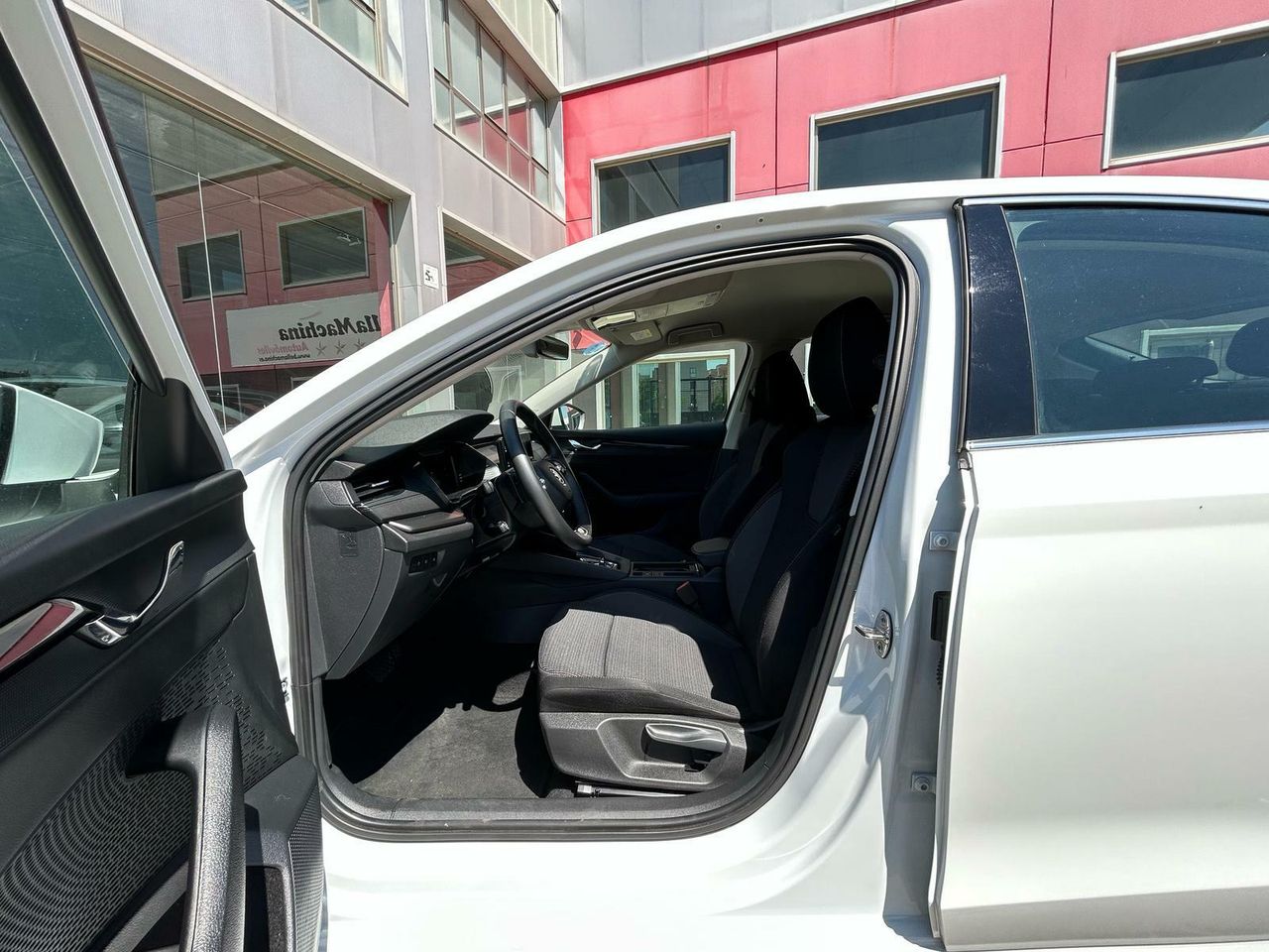 Skoda Octavia 1.5 TSI m-HEV 110kW (150CV) DSG Ambition - Foto 2