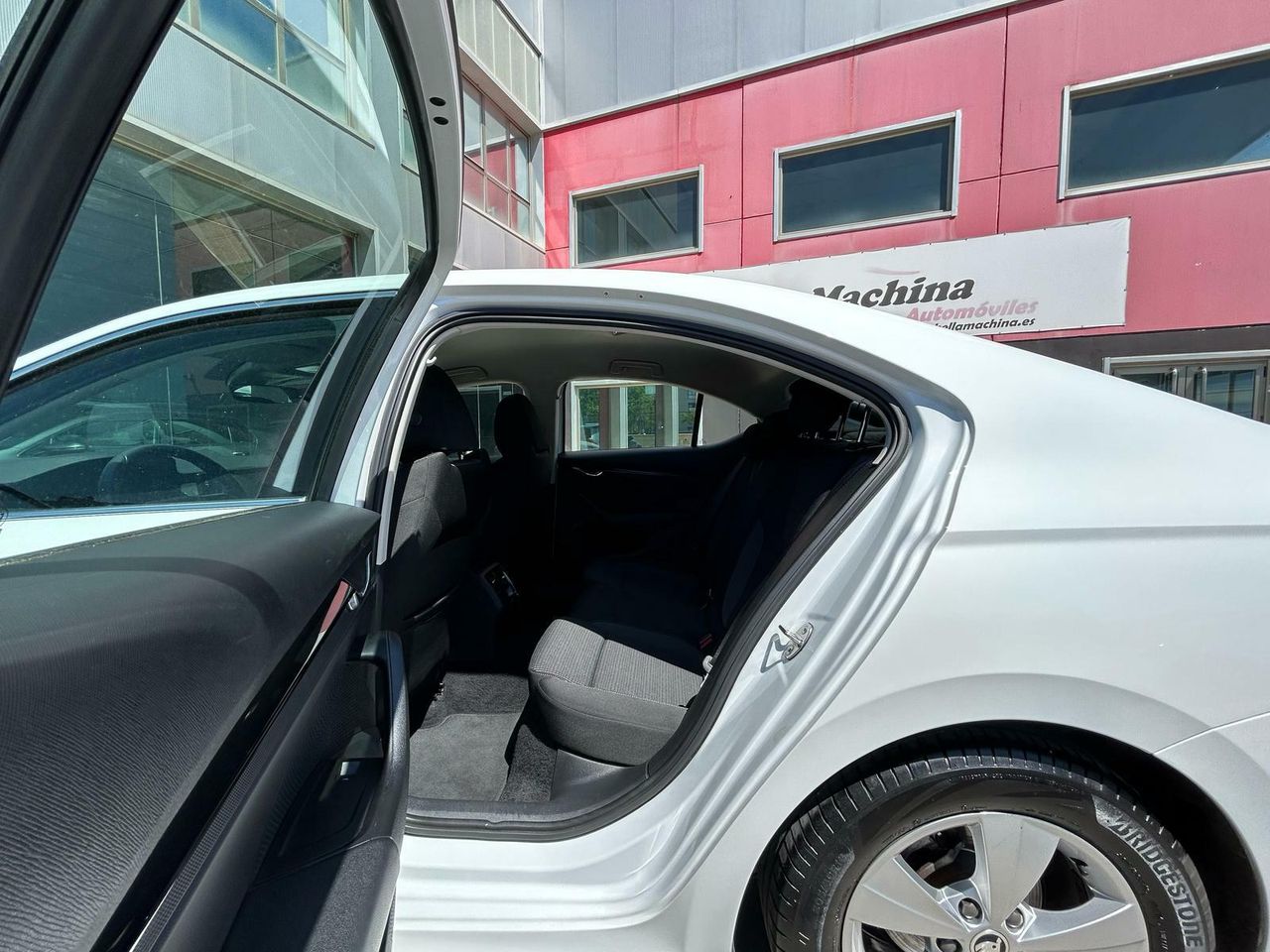 Skoda Octavia 1.5 TSI m-HEV 110kW (150CV) DSG Ambition - Foto 2