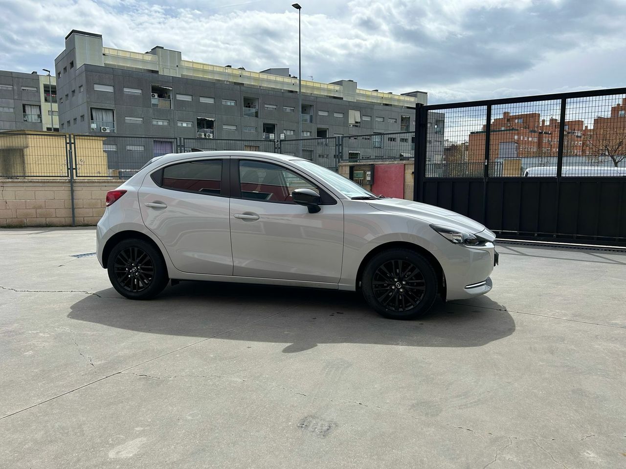 Mazda 2 e-SKYACTIV G 1.5 66kW (90CV) MT Homura - Foto 2