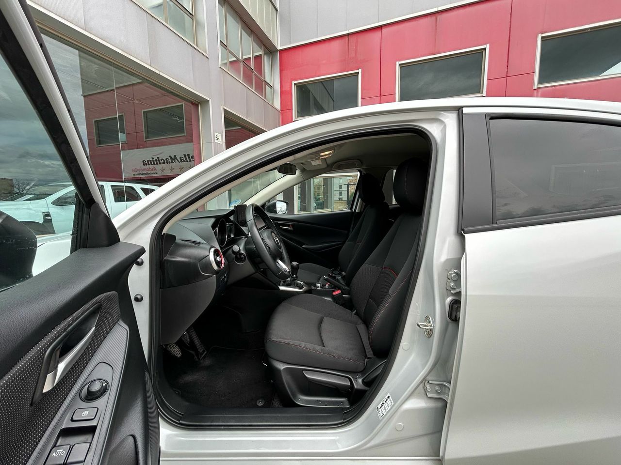 Mazda 2 e-SKYACTIV G 1.5 66kW (90CV) MT Homura - Foto 2