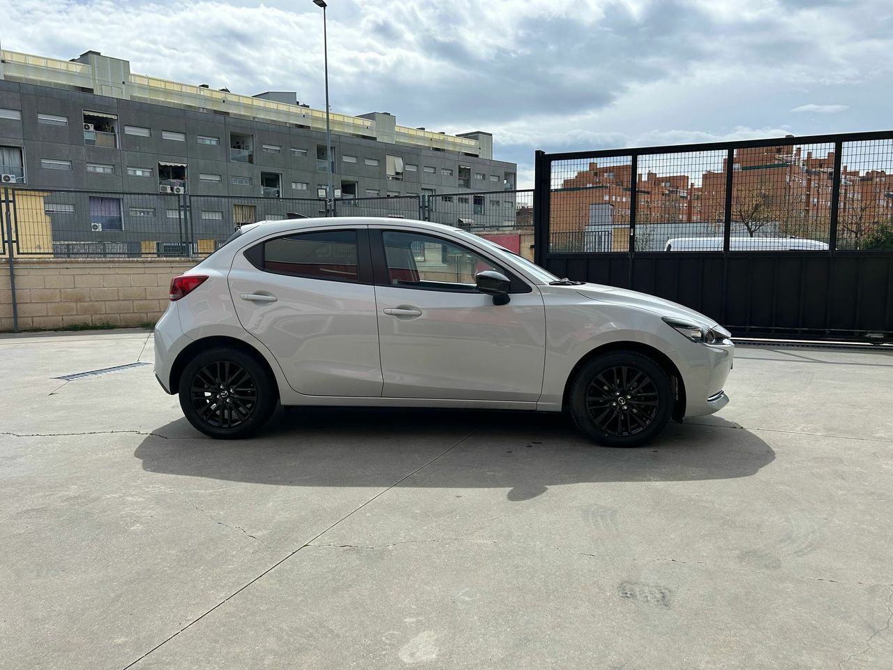Mazda 2 e-SKYACTIV G 1.5 66kW (90CV) MT Homura - Foto 2