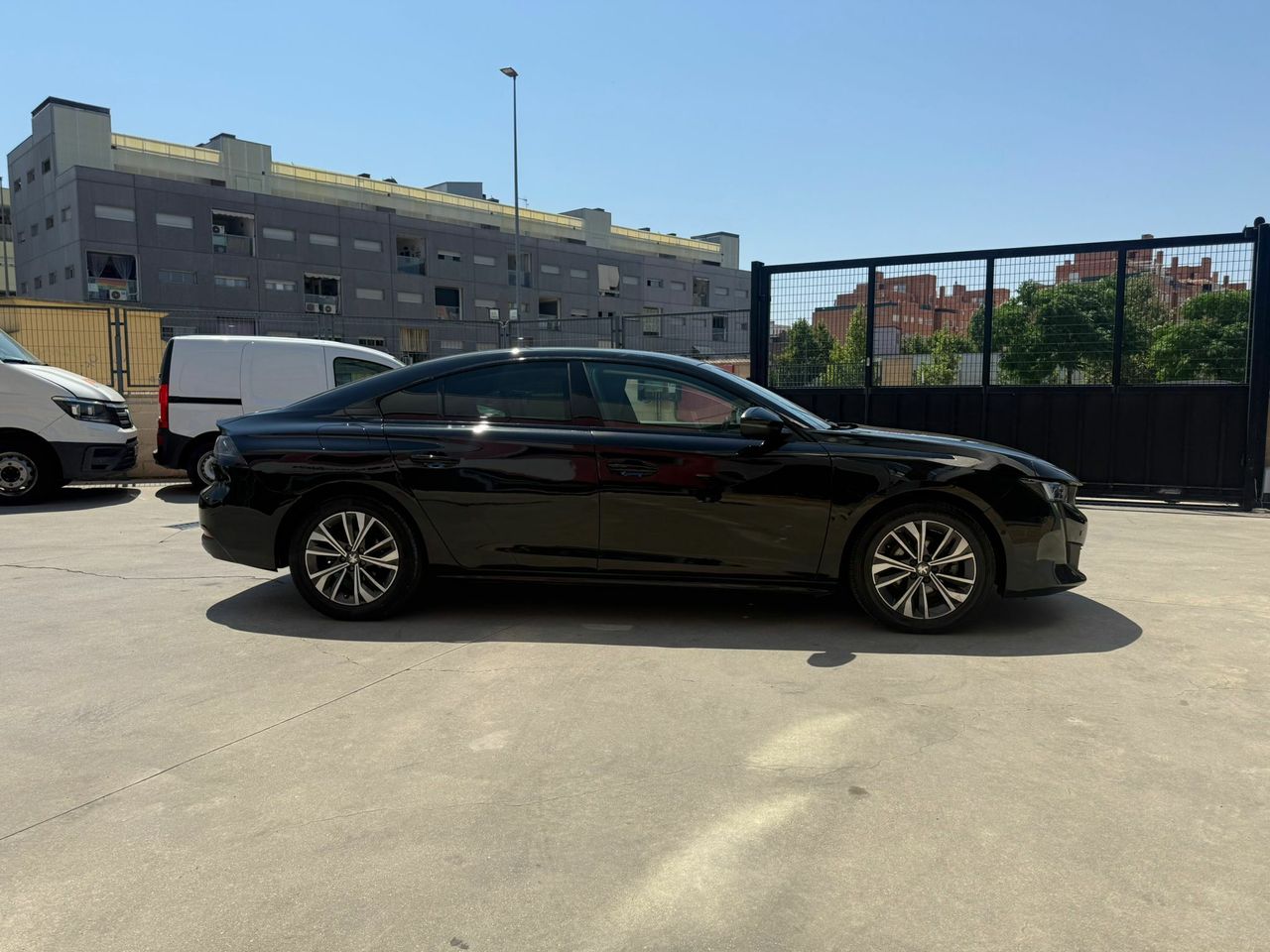 Peugeot 508 5P Active Pack BlueHDi 130 S&S EAT8 - Foto 2
