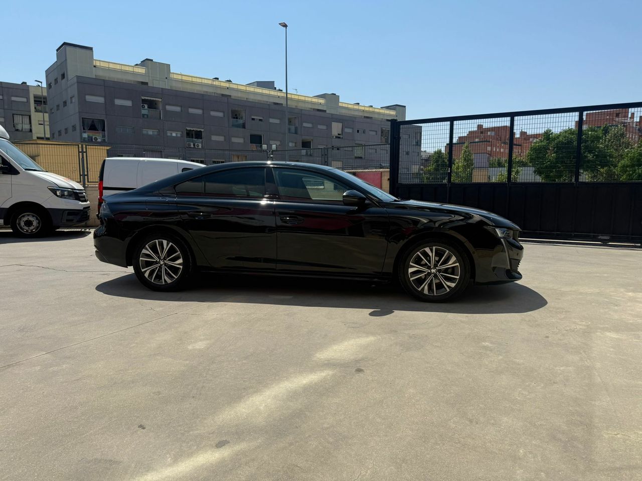 Peugeot 508 5P Active Pack BlueHDi 130 S&S EAT8 - Foto 2