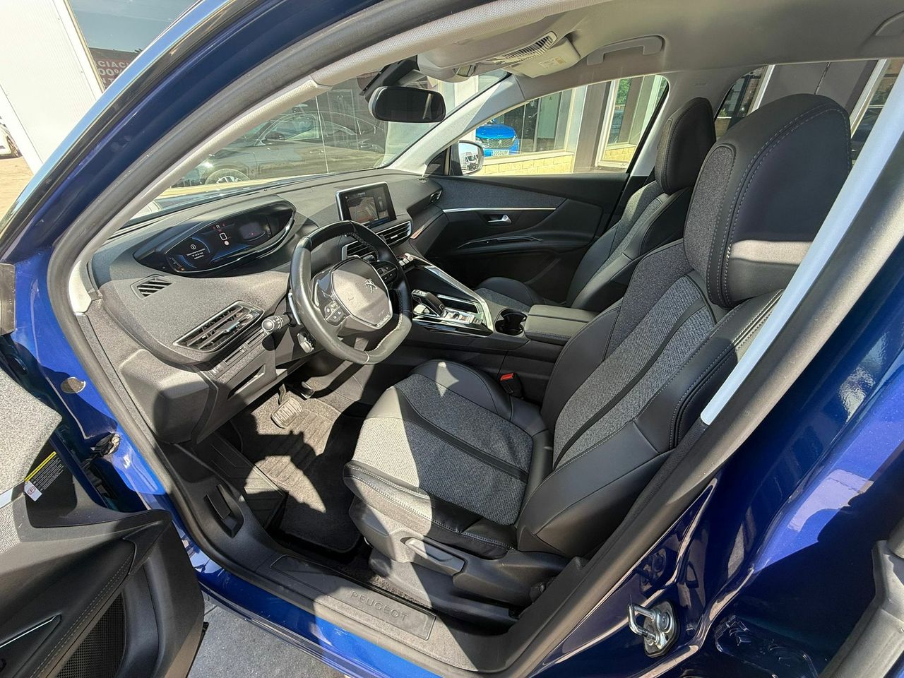 Peugeot 3008 1.5 BlueHDi 96kW (130CV) S&S Allure EAT8 - Foto 2