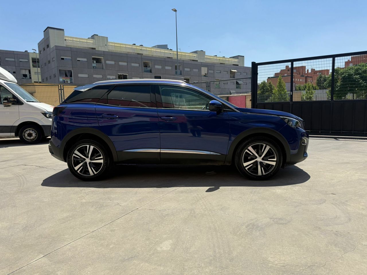 Peugeot 3008 1.5 BlueHDi 96kW (130CV) S&S Allure EAT8 - Foto 2