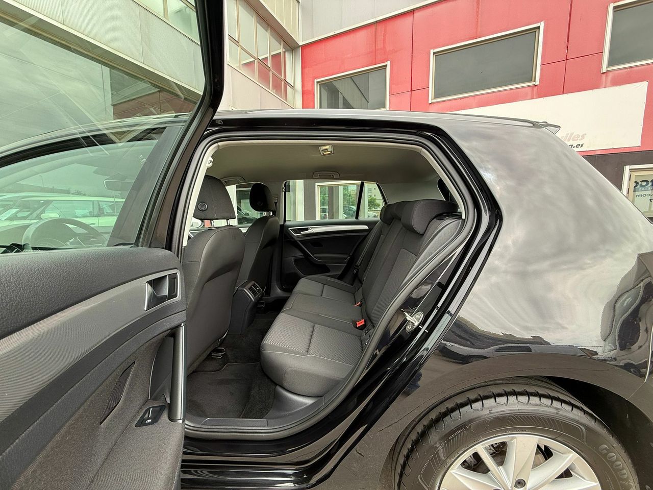 Volkswagen Golf Last Edition 1.6 TDI 85kW (115CV) - Foto 2