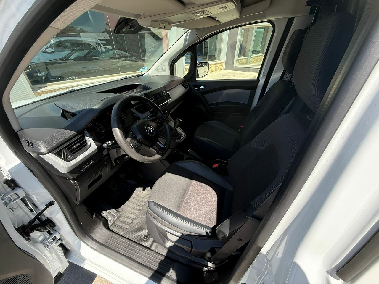 Renault Kangoo 1.5 DCI ABRETE SESAMO  - Foto 2