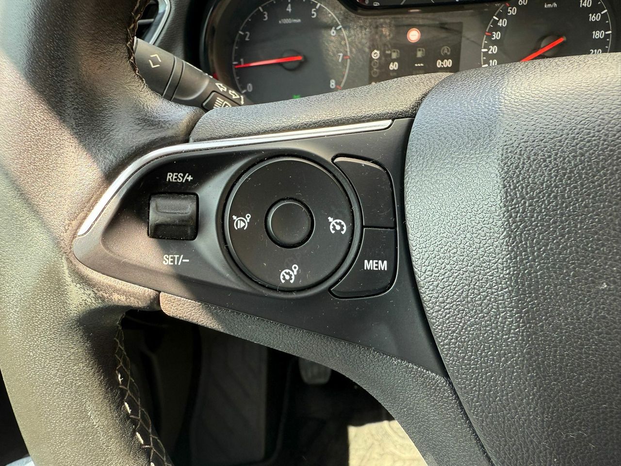 Opel Grandland X 1.2 Turbo Selective - Foto 2