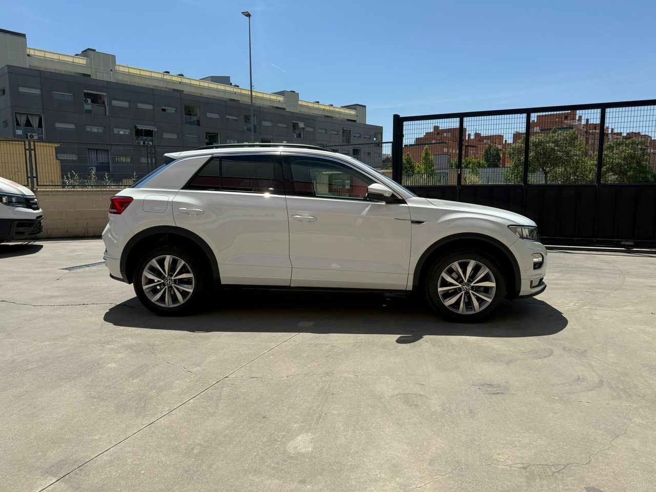 Volkswagen T-Roc Advance R-Line 1.0 TSI 81kW (110CV) - Foto 2