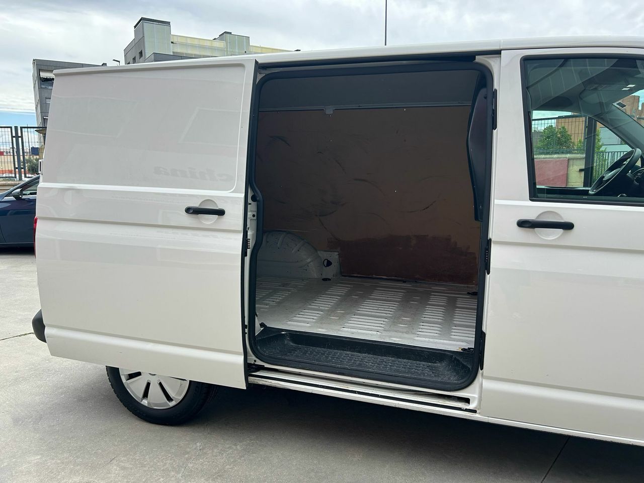 Volkswagen Transporter 2.0 TDI 110CV  - Foto 2