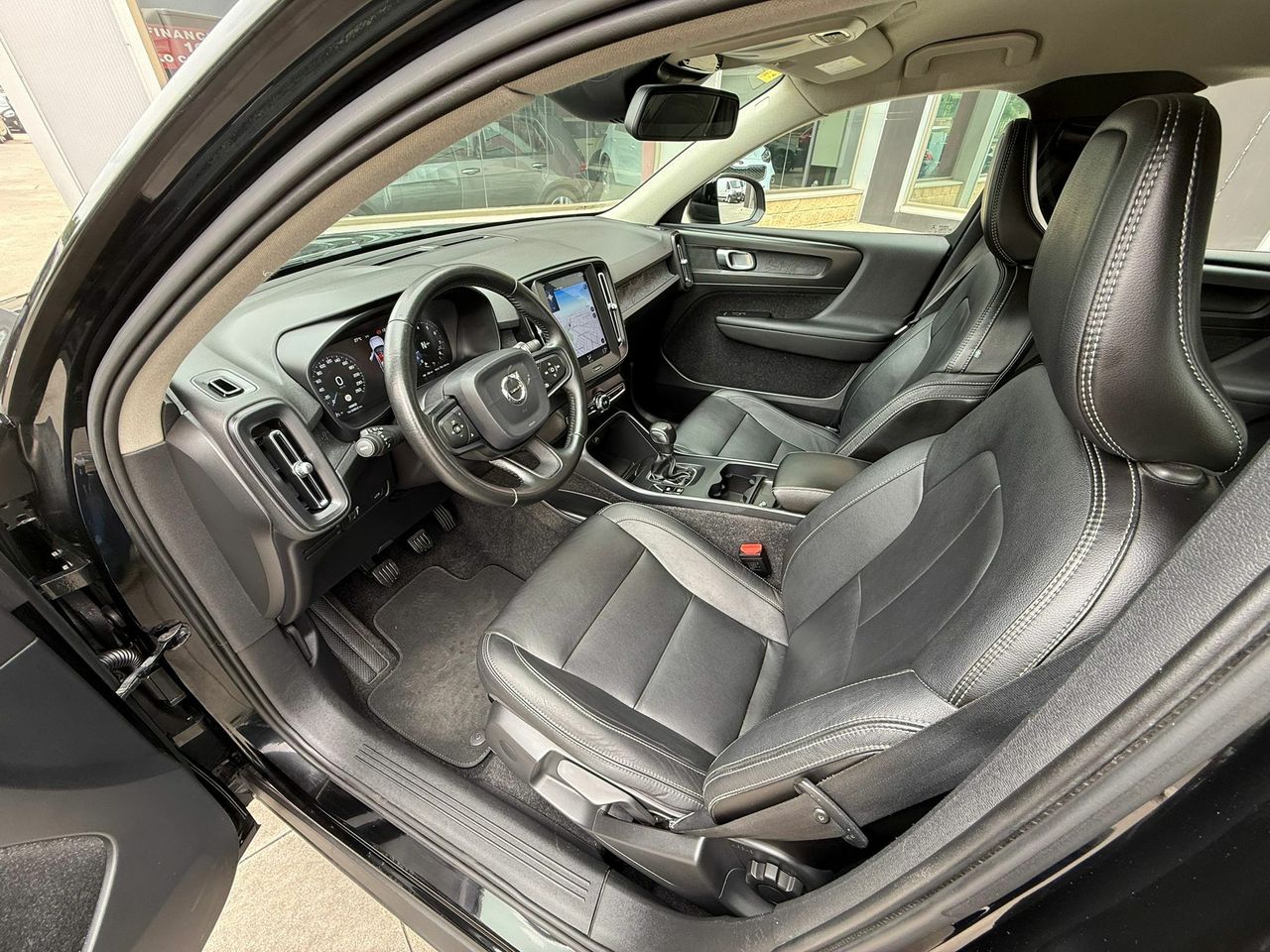 Volvo XC40 1.5 T3 Momentum - Foto 2
