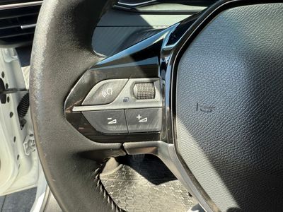 Peugeot 208 PureTech 55kW (75CV) Like