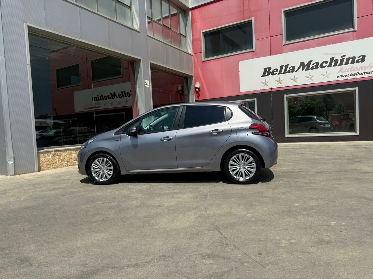 Peugeot 208 5P Signature 1.2L PureTech 60KW (82CV) - Foto 2