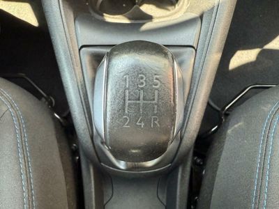 Peugeot 208 5P Signature 1.2L PureTech 60KW (82CV)