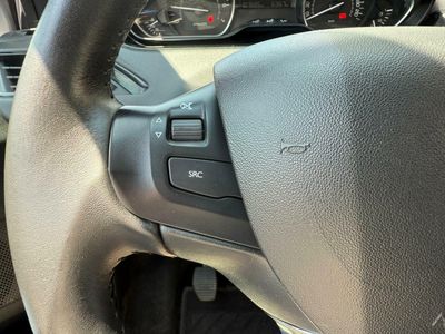 Peugeot 208 5P Signature 1.2L PureTech 60KW (82CV)