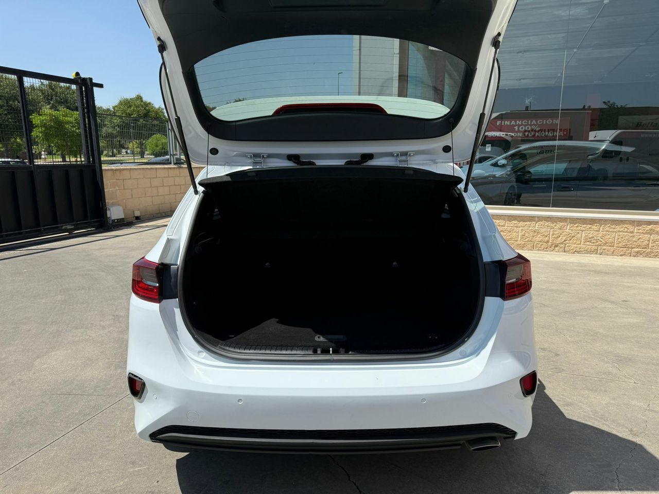 Kia Ceed 1.6 CRDi 100kW (136CV) Tech - Foto 2