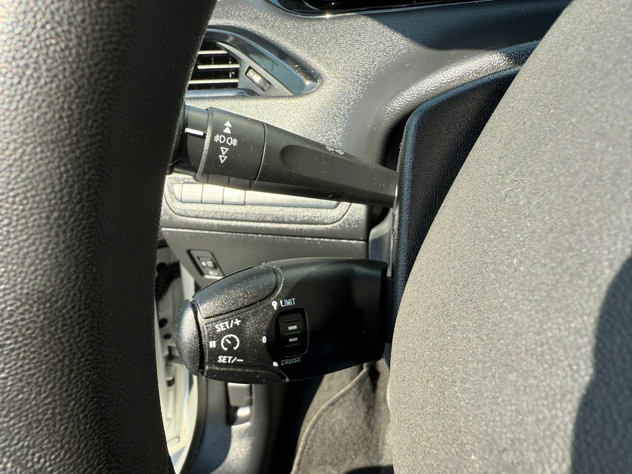 Peugeot 208 5P ACTIVE BlueHDi 73kW (100CV) - Foto 2