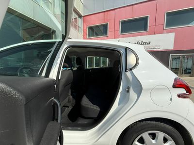 Peugeot 208 5P ACTIVE BlueHDi 73kW (100CV)