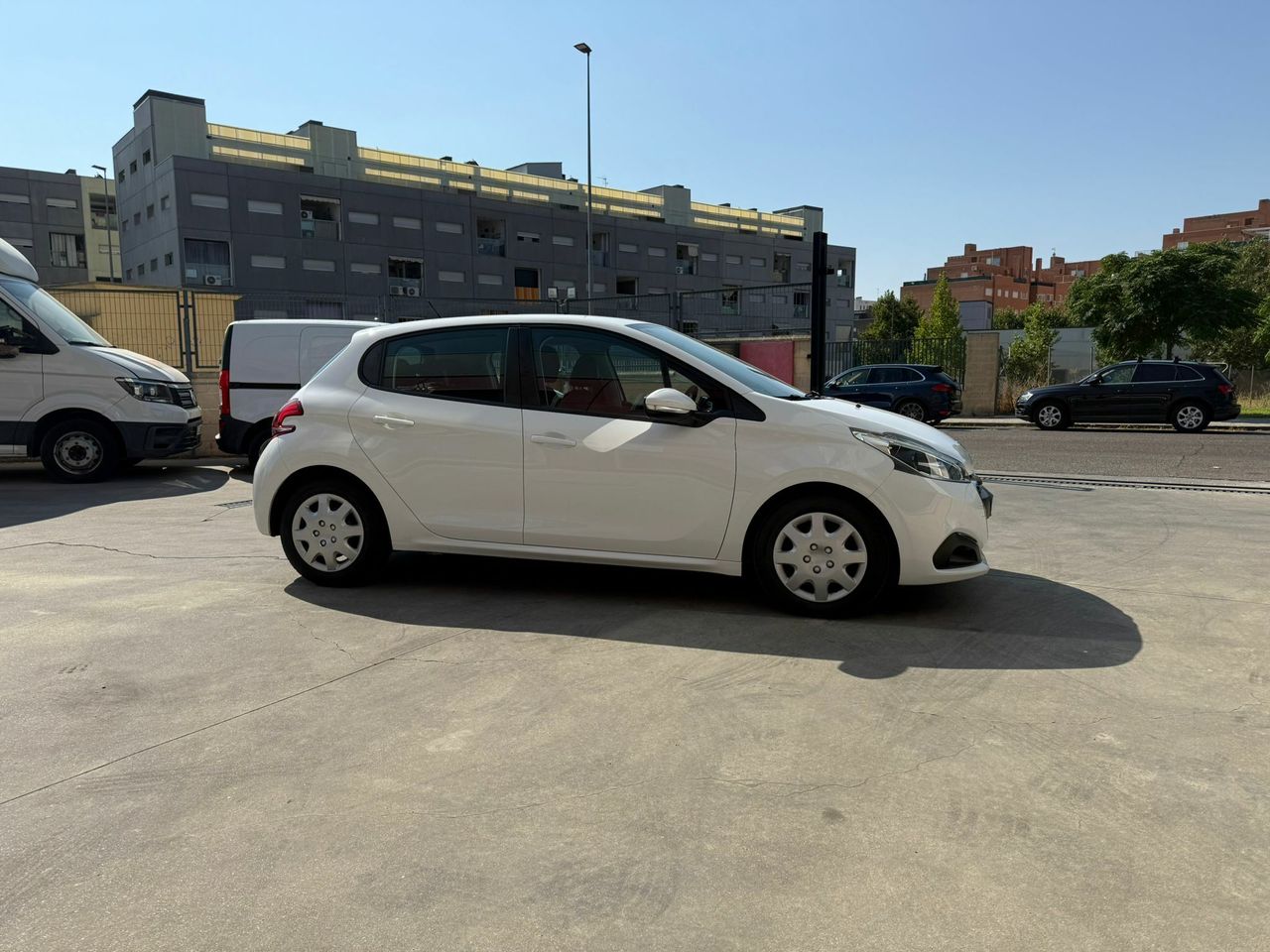 Peugeot 208 5P ACTIVE BlueHDi 73kW (100CV) - Foto 2
